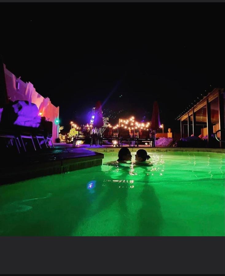 Mi Kasa Hot Springs 420,Adults Only, Clothing Optional Hotel Desert Hot Springs Bagian luar foto