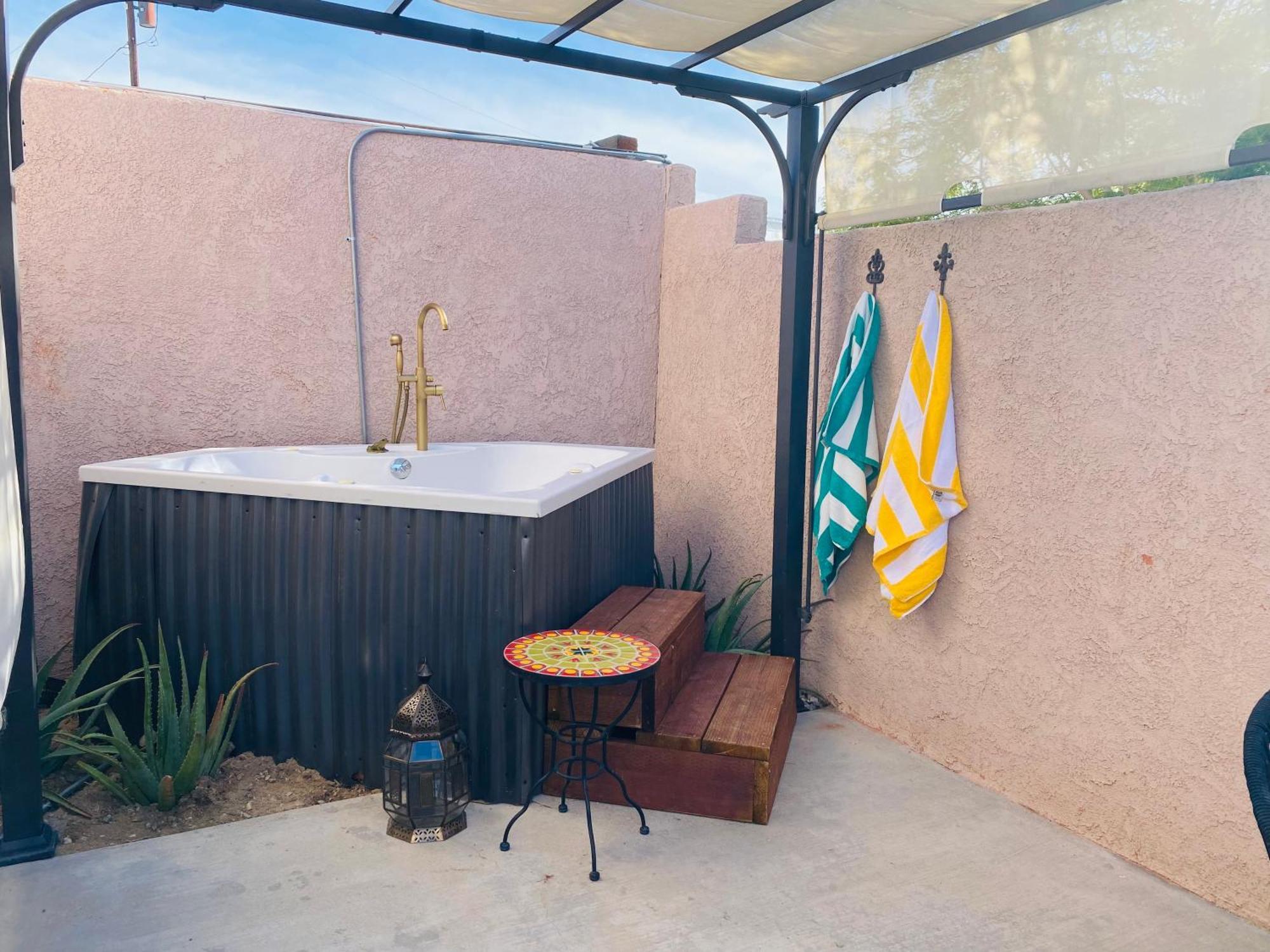 Mi Kasa Hot Springs 420,Adults Only, Clothing Optional Hotel Desert Hot Springs Bagian luar foto