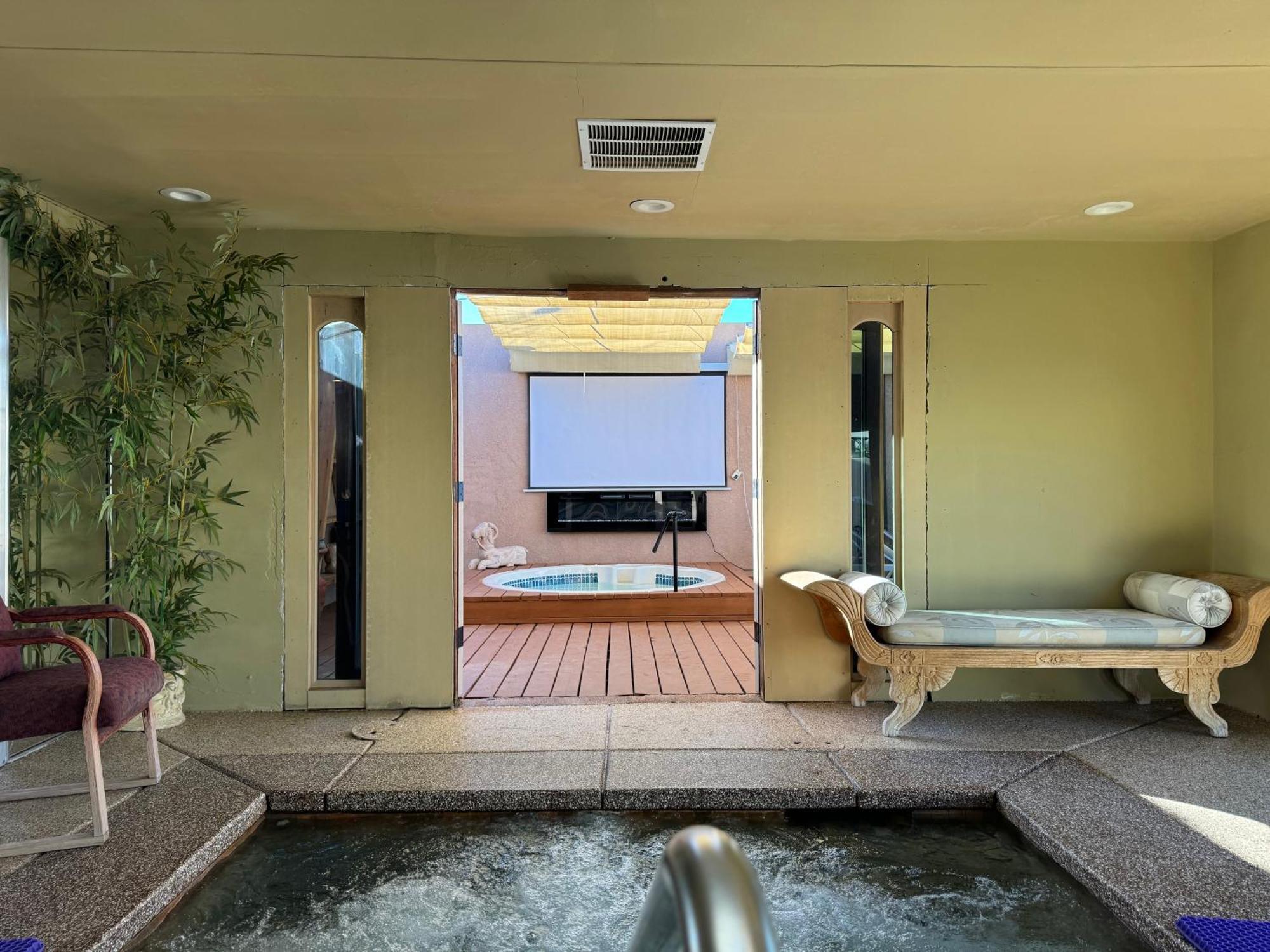 Mi Kasa Hot Springs 420,Adults Only, Clothing Optional Hotel Desert Hot Springs Bagian luar foto