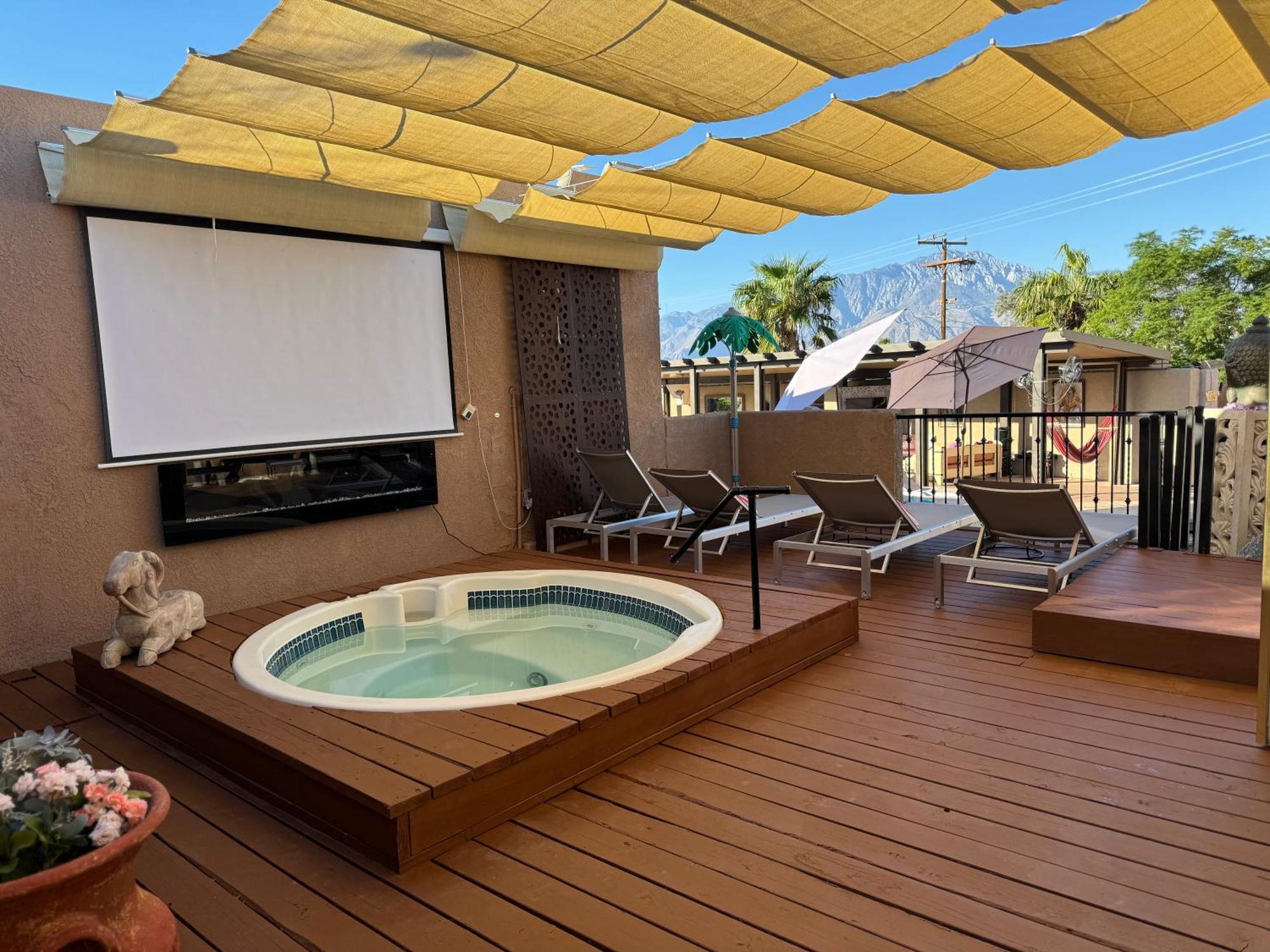 Mi Kasa Hot Springs 420,Adults Only, Clothing Optional Hotel Desert Hot Springs Bagian luar foto